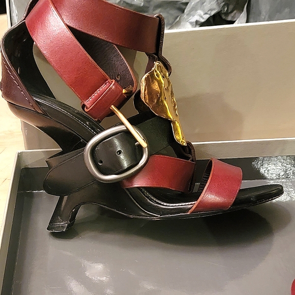 Tom Ford Unique Wedge Ken Sandals Sz 9.5 or 40 1/2- Beautiful Gold Detail - Picture 2 of 8